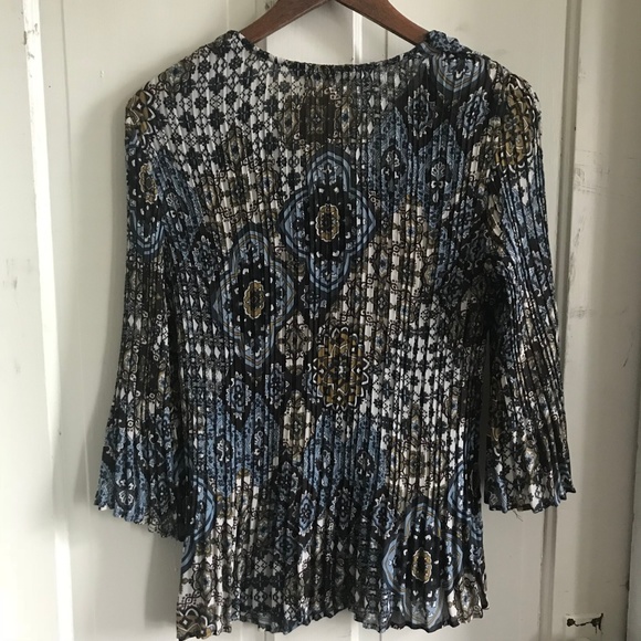 Larry Lavine Blouse, Wrinkle Free Blouse, Blue Top - Picture 5 of 7